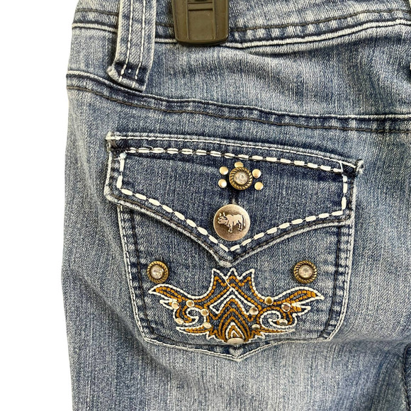 Earl Jeans Studded Capri - Picture 2 of 7